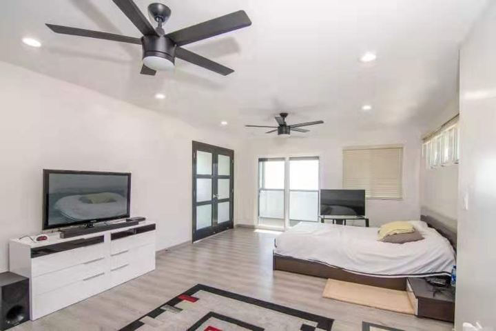 Two-Story Ocean-View Home with Waterfall Island — photo 9